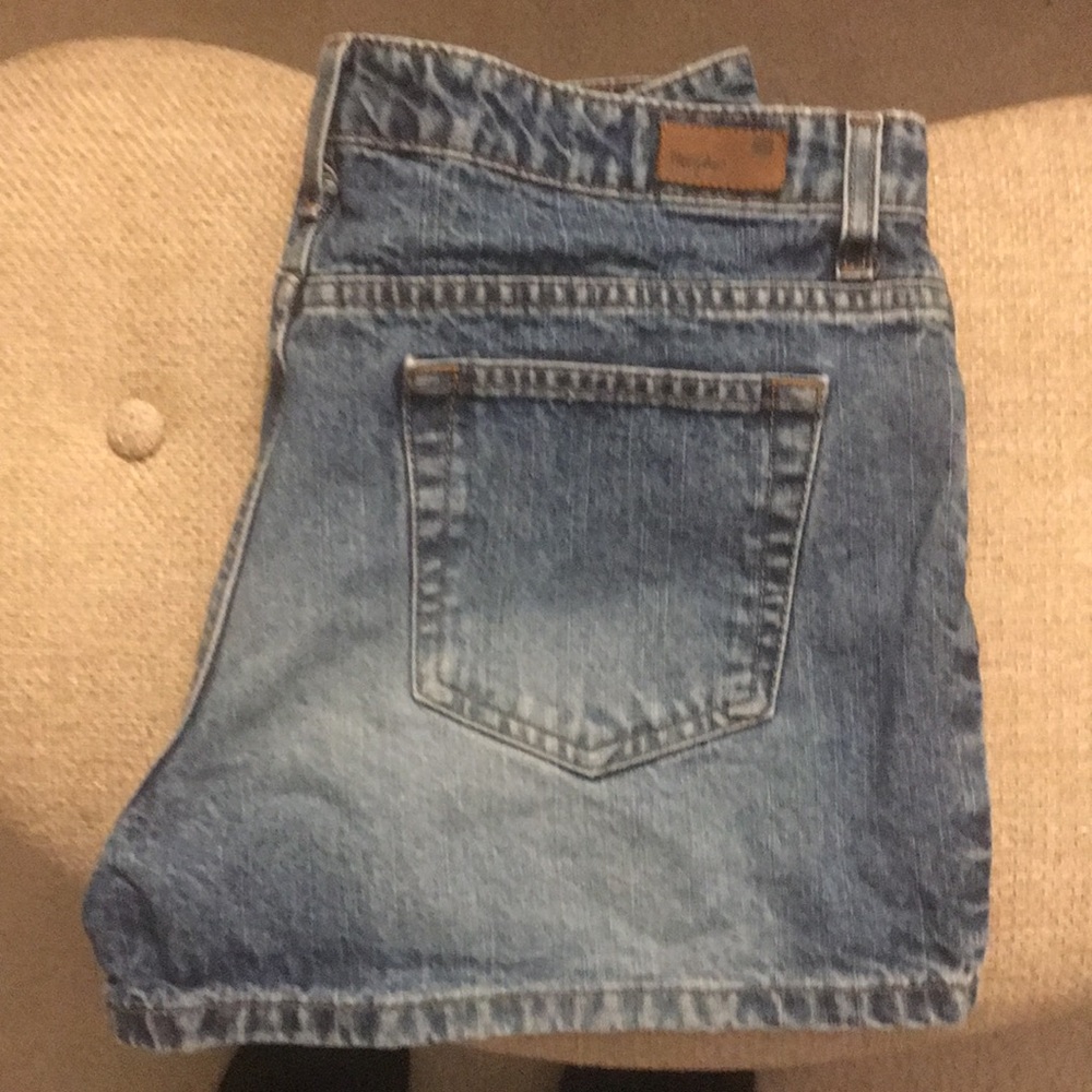 Shorts - Picture 2 of 3